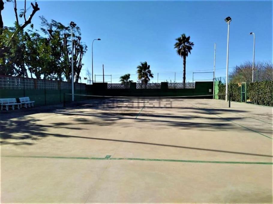 Chalet Adosado En La Playa De El Perellonet Con Piscina, Pista Tenis Valencia Exterior photo
